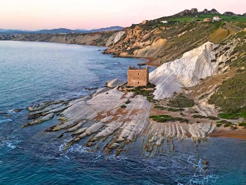 La Casetta Di Ro Ro' Vista Sulla Valle Dei Templi أغريجنتو بيت ضيافة