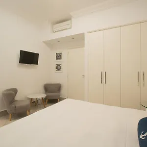 hotel-marina-charming-rooms.hotelitalianriviera.com/